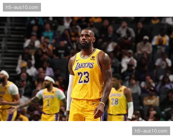 湖人三月攻防效率大幅提升 进攻效率跃居联盟第二防守效率第十