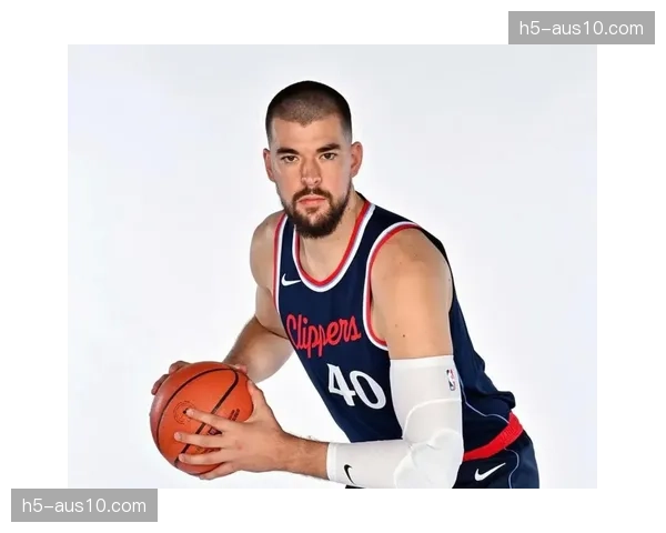 哈利伯顿与祖巴茨赛季报销 步行者内线轮换面临考验